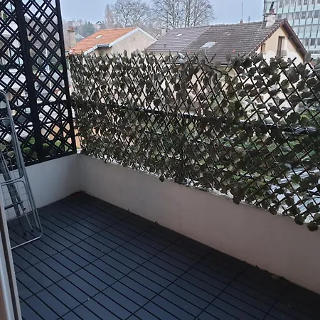 Proche Rer E Apartman *